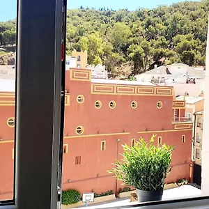 centrico-y-espacioso-loft-parking-gratuito-m.hotelsinnerja.org/